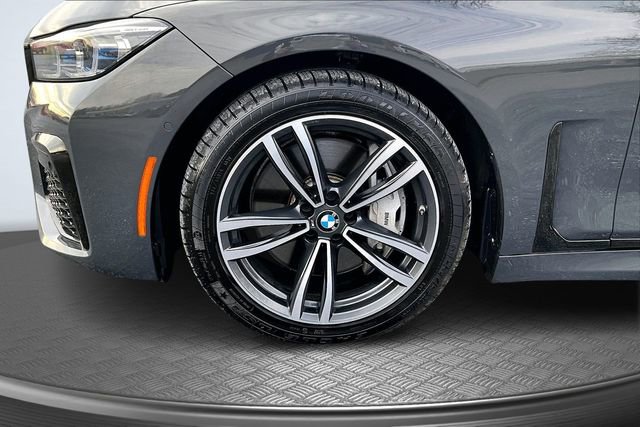 Used 2020 BMW 750i xDrive w/ Executive Package AWD/4WD image 32