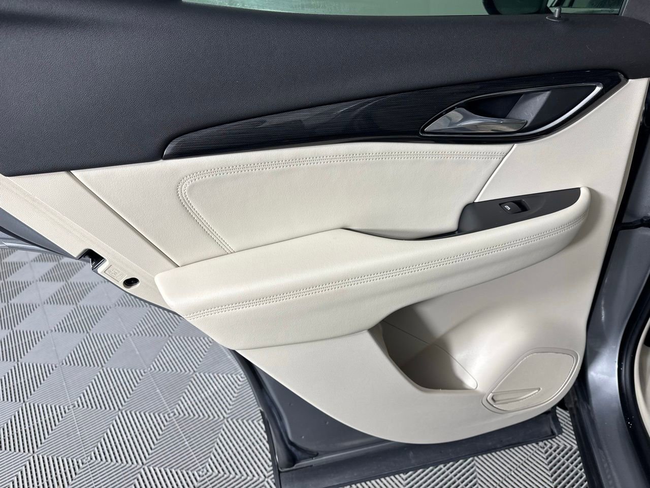 Used 2023 Buick Envision Preferred FWD image 22