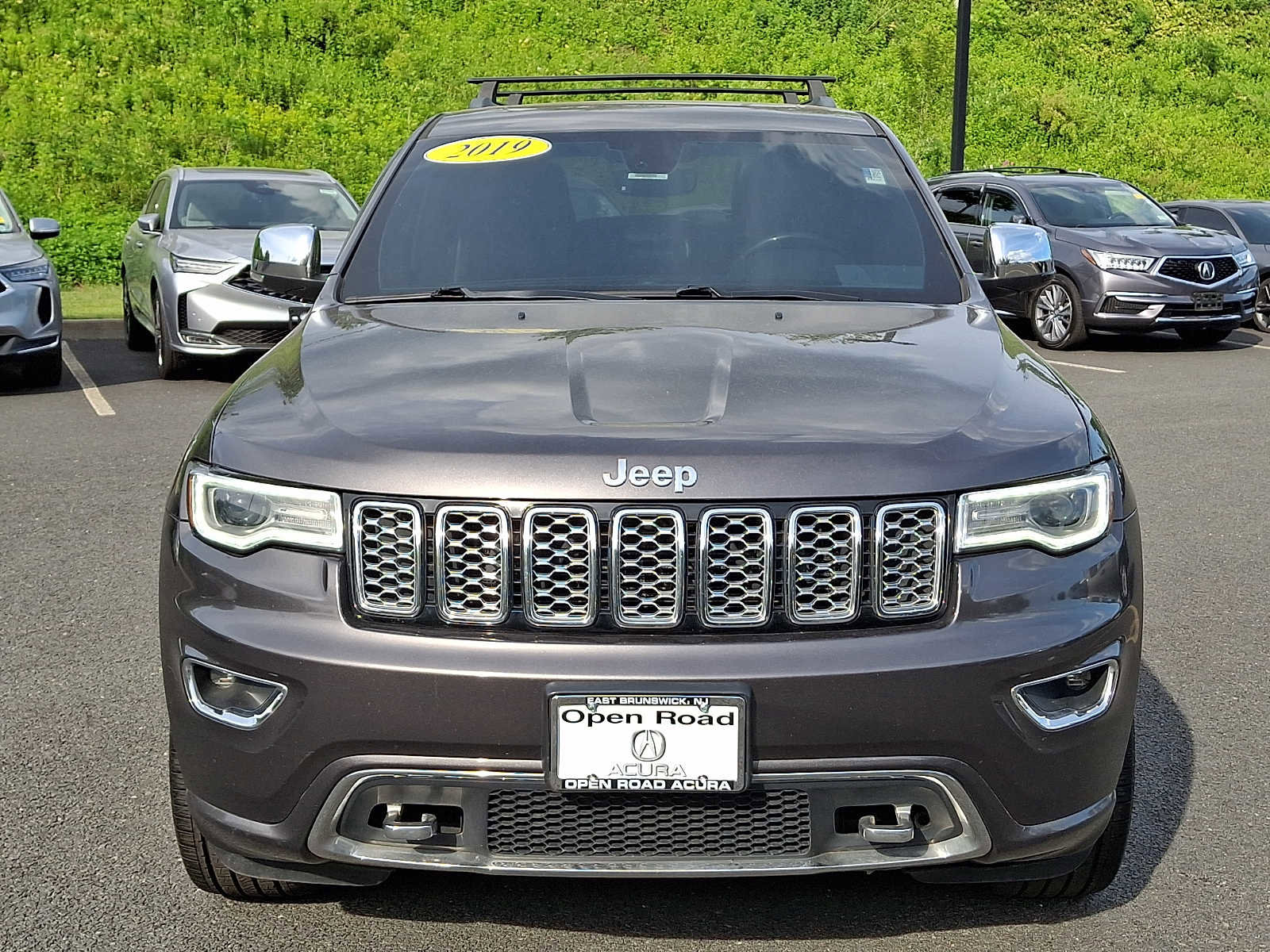 Used 2019 Jeep Grand Cherokee Overland AWD/4WD image 2