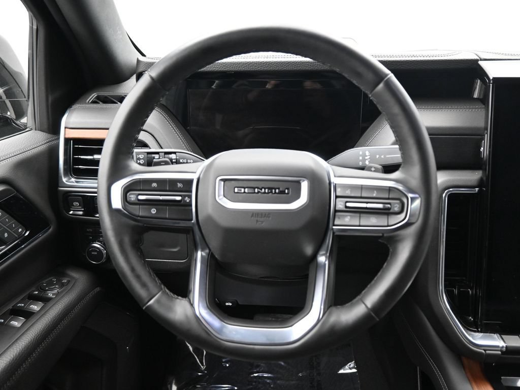 Used 2025 GMC Yukon Denali AWD/4WD image 12