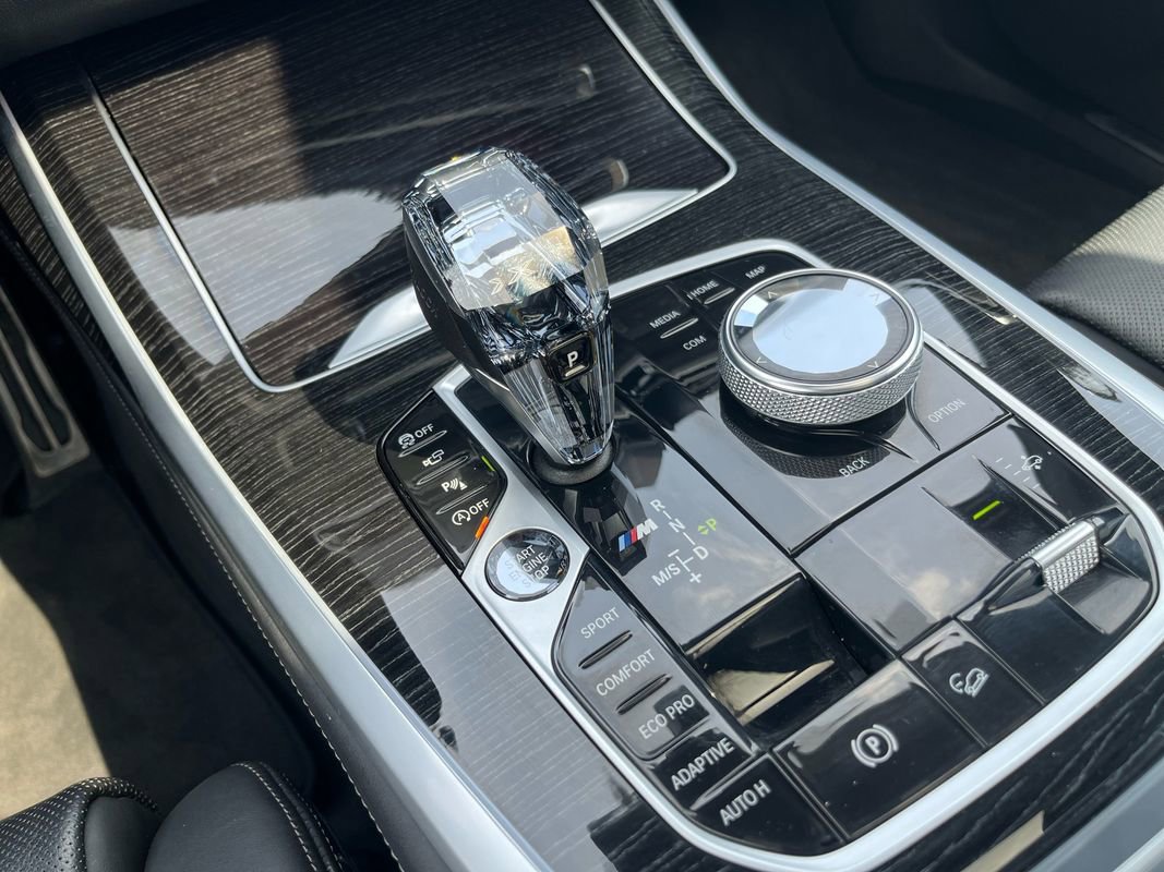 Used 2020 BMW X7 M50i image 16