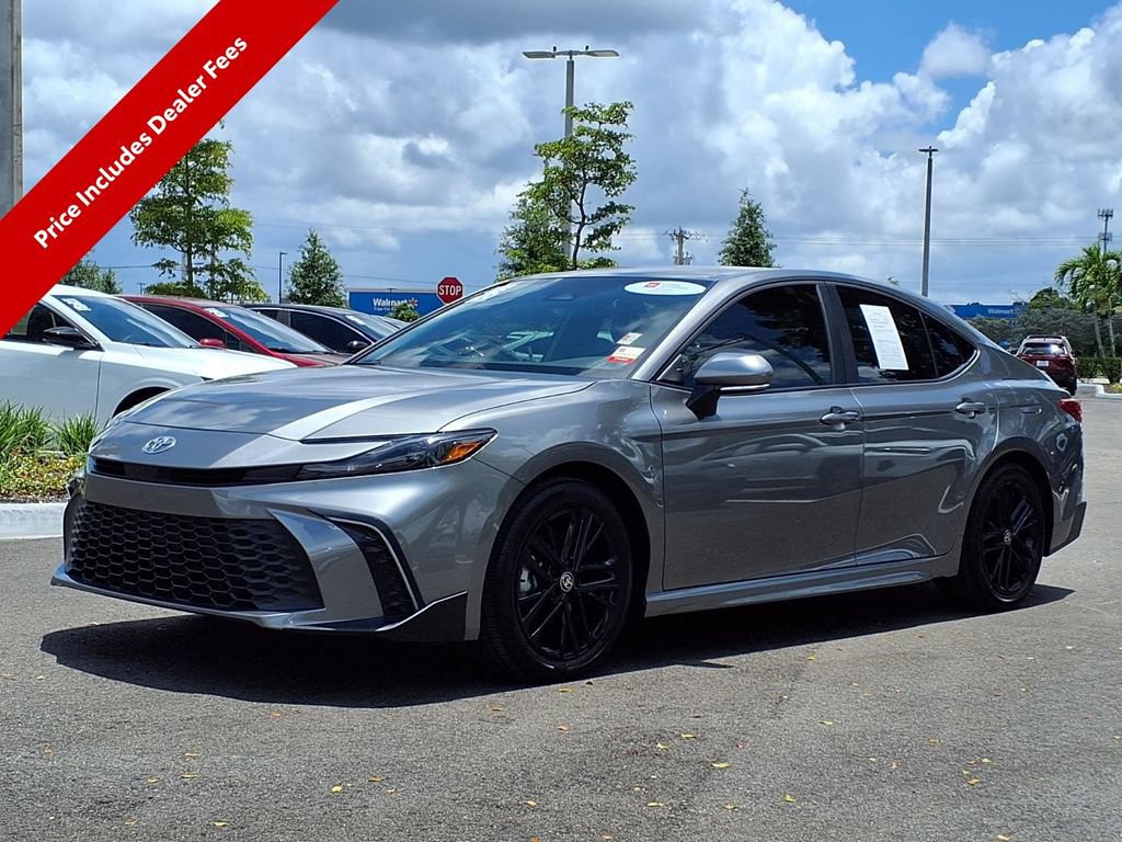 Used 2026 Toyota Camry SE FWD image 3