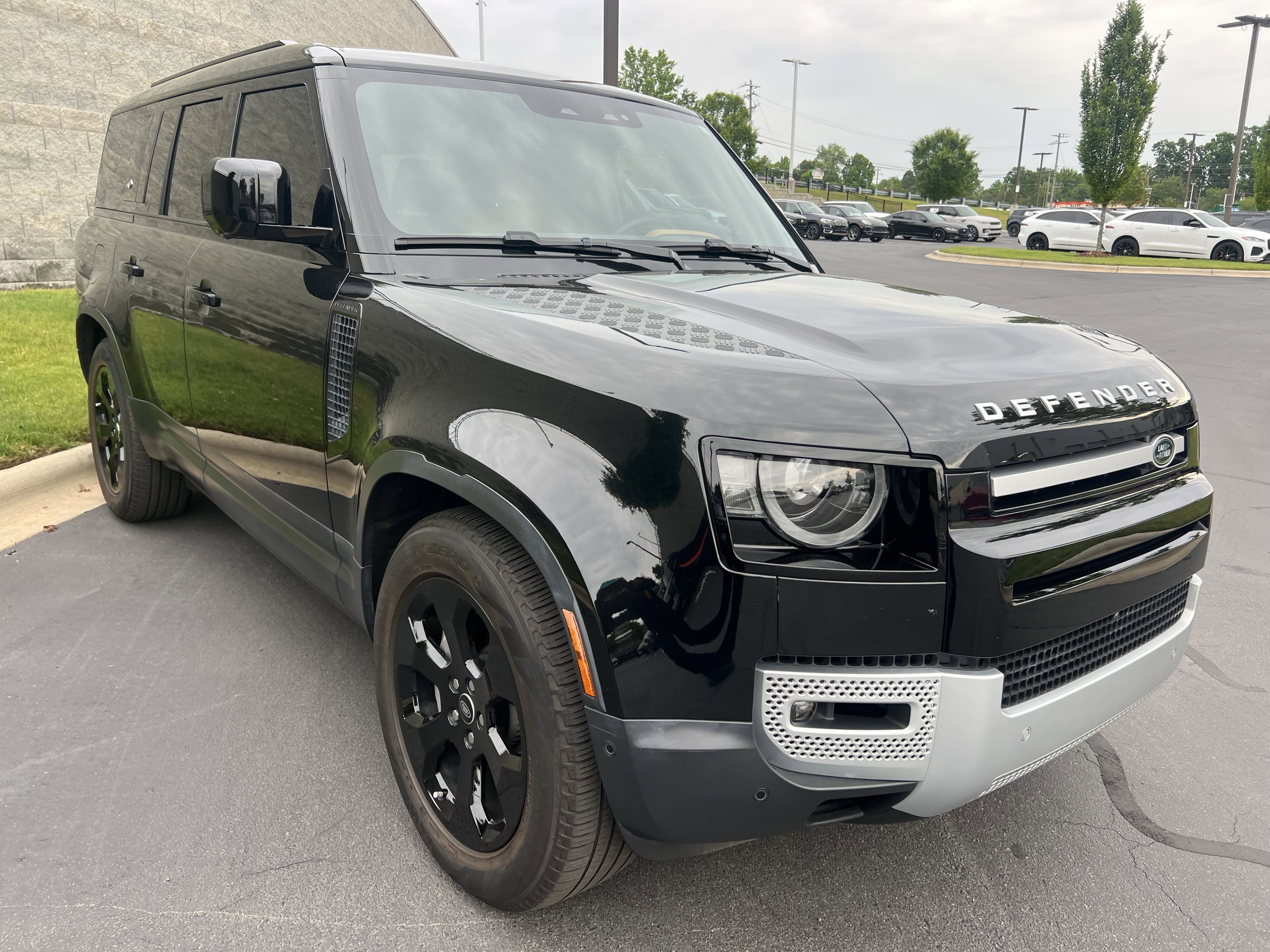 Used 2024 Land Rover Defender 130 S AWD/4WD image 9