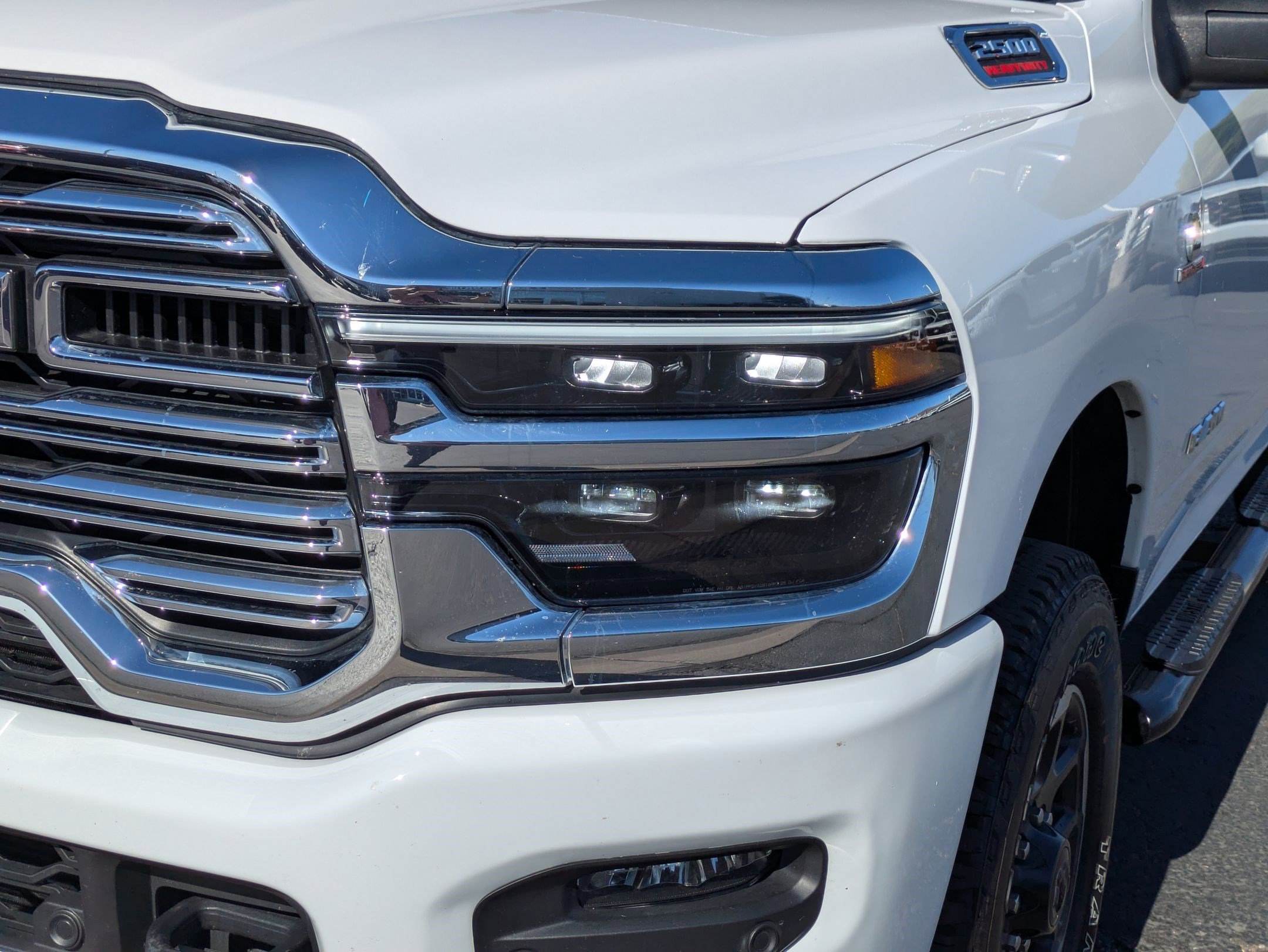 Used 2025 RAM 2500 Laramie AWD/4WD image 10