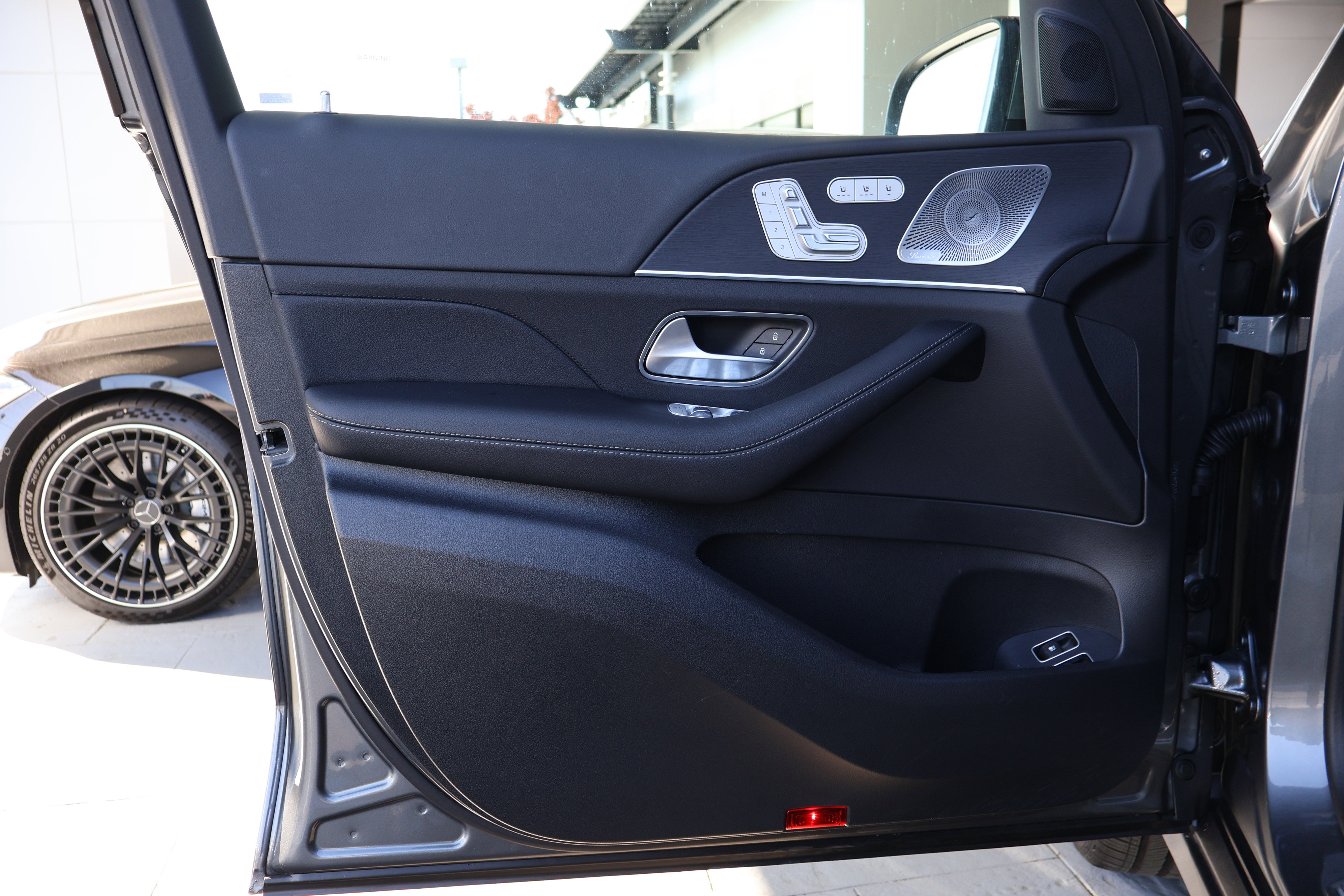 Certified 2025 Mercedes-Benz GLE 450e 4MATIC image 13