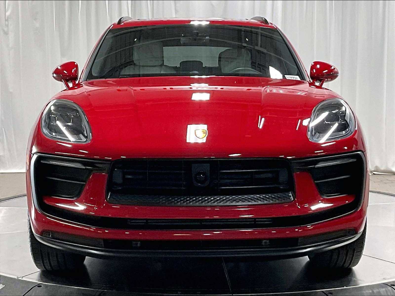 Used 2025 Porsche Macan image 12