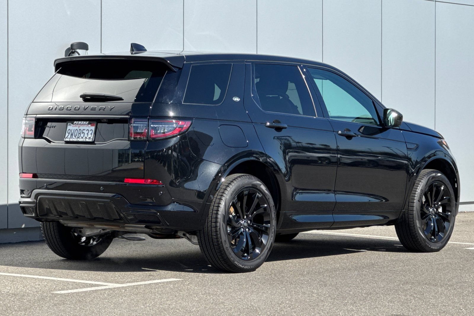 Certified 2025 Land Rover Discovery Sport Dynamic SE AWD/4WD image 5