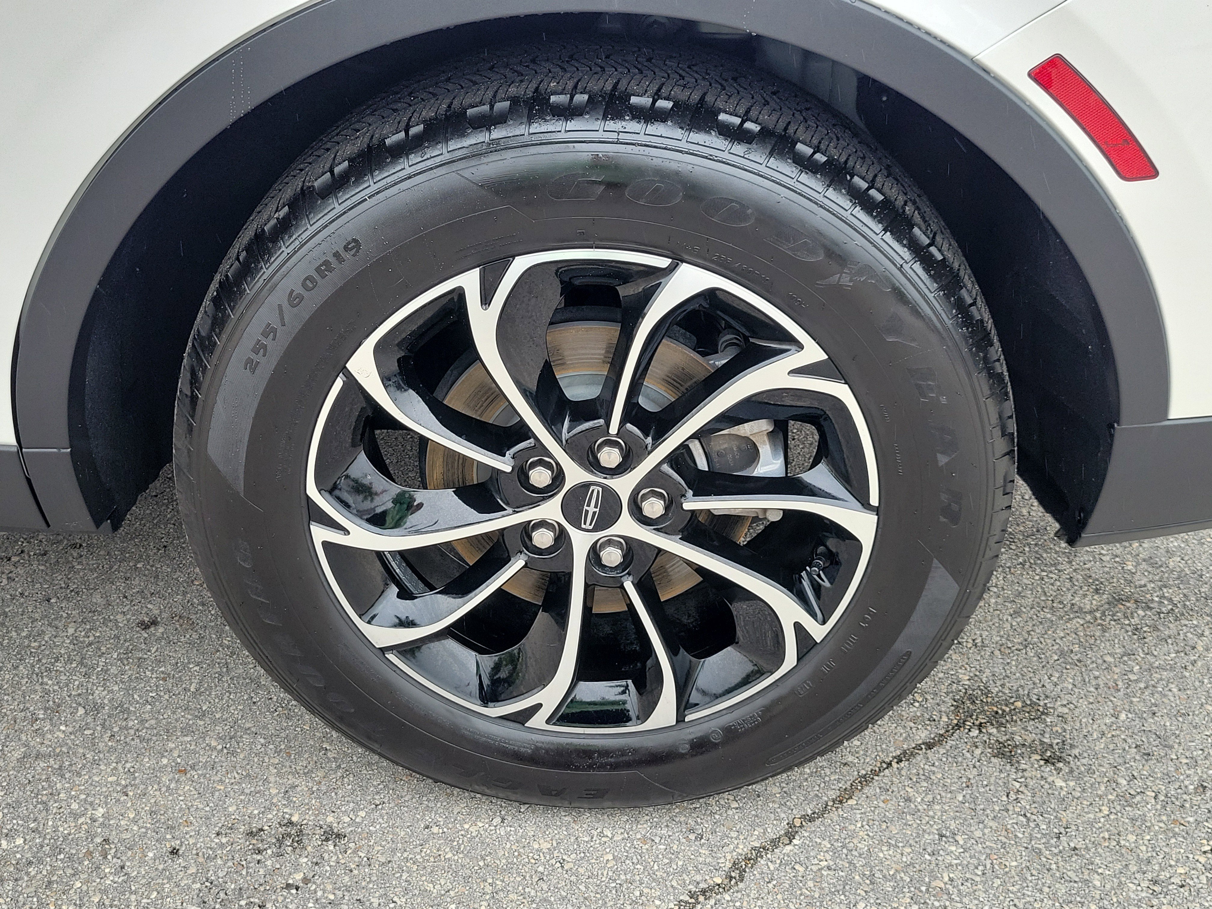 Used 2024 Lincoln Nautilus Premier image 28