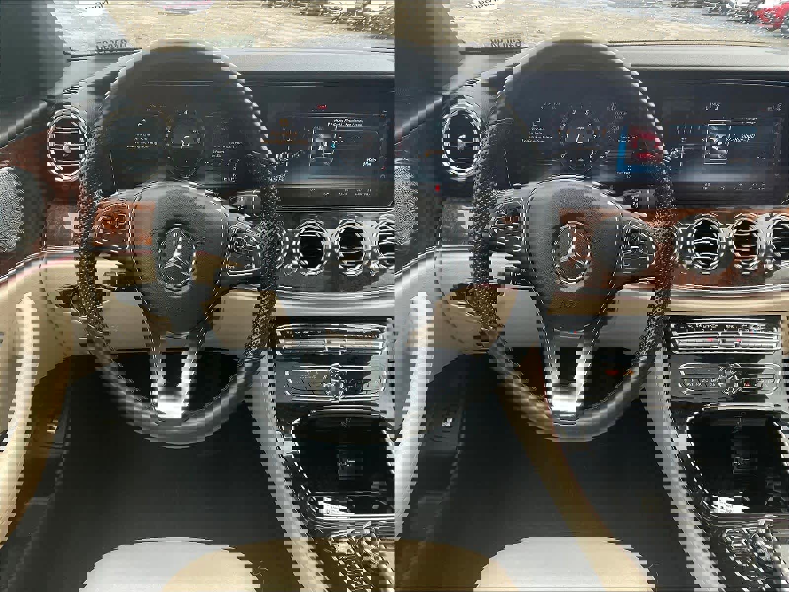 Used 2017 Mercedes-Benz E 300 4MATIC image 17