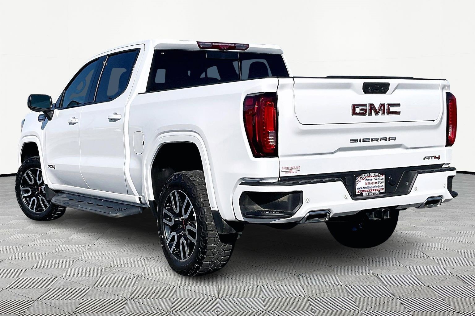Used 2023 GMC Sierra 1500 AT4 w/ AT4 Premium Package image 10
