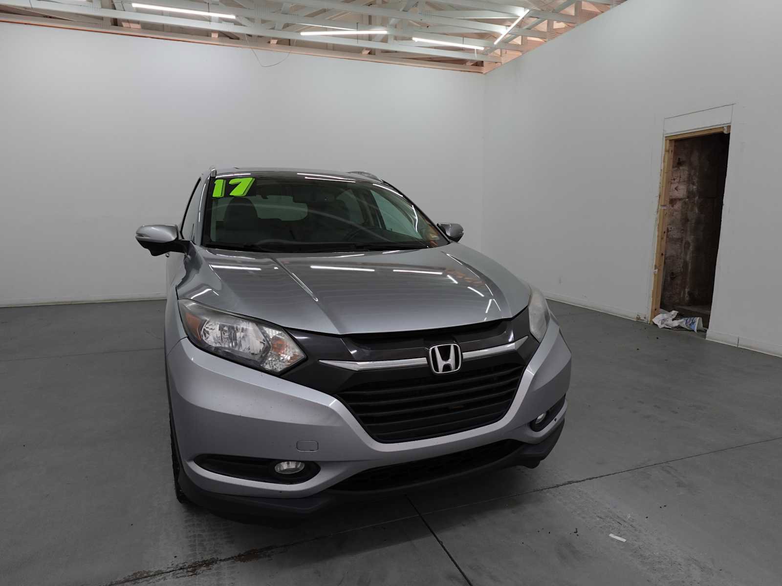Used 2017 Honda HR-V EX-L image 3