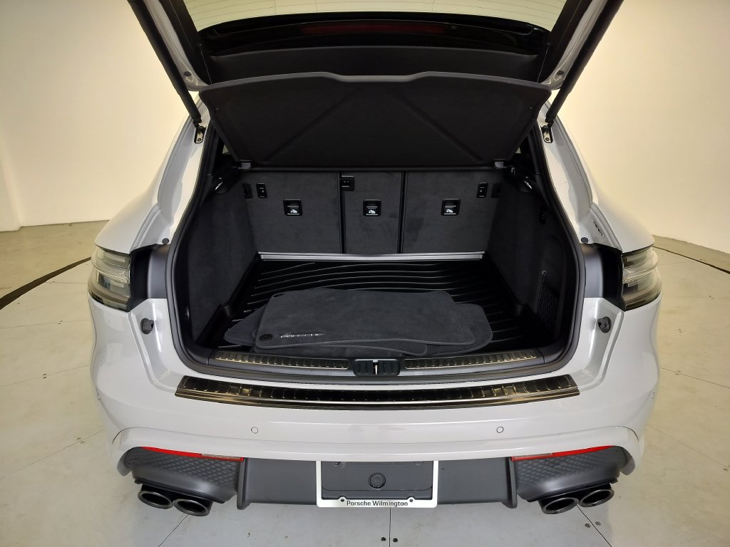 Certified 2023 Porsche Macan GTS AWD/4WD image 27