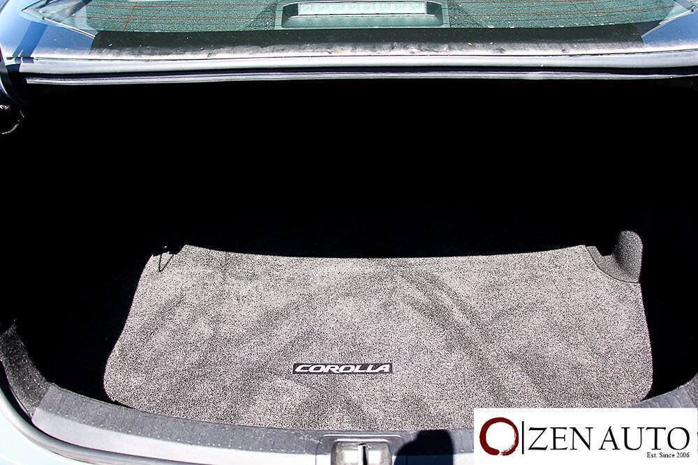 Used 2020 Toyota Corolla XSE FWD image 19