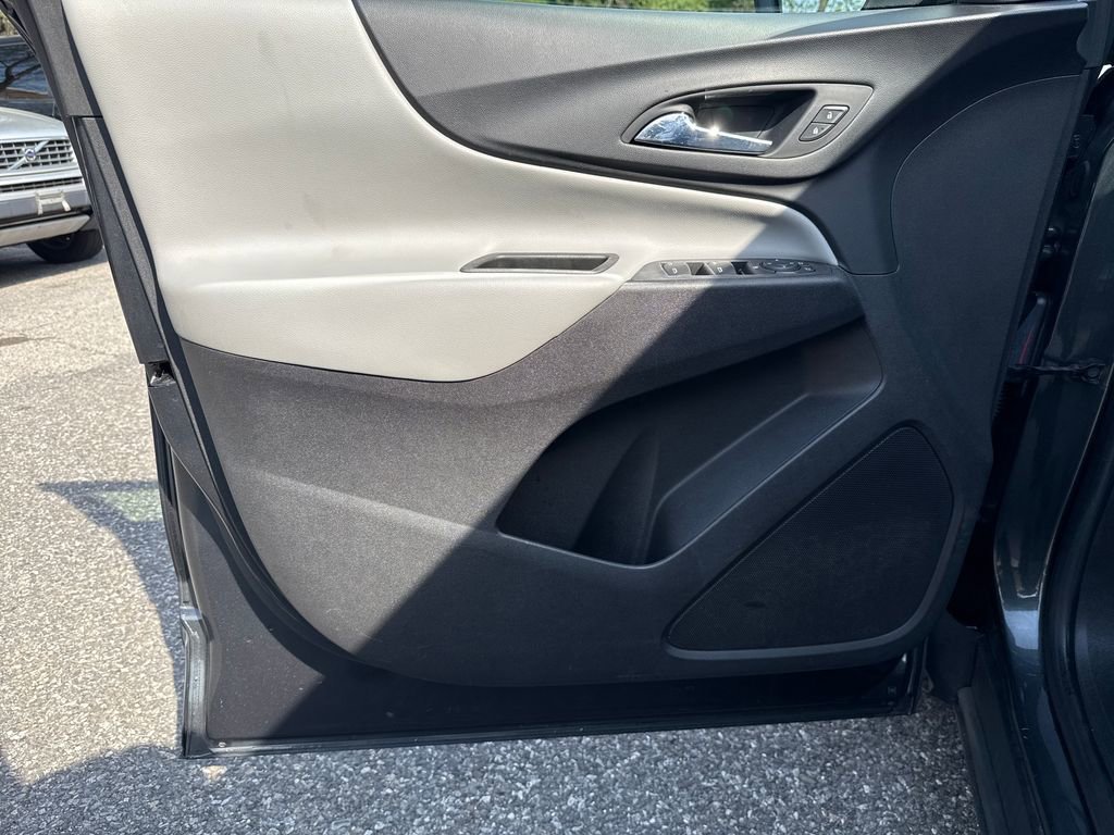 Used 2020 Chevrolet Equinox LS image 18