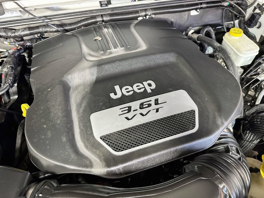 Used 2012 Jeep Wrangler Rubicon w/ PWR Convenience Group AWD/4WD image 35