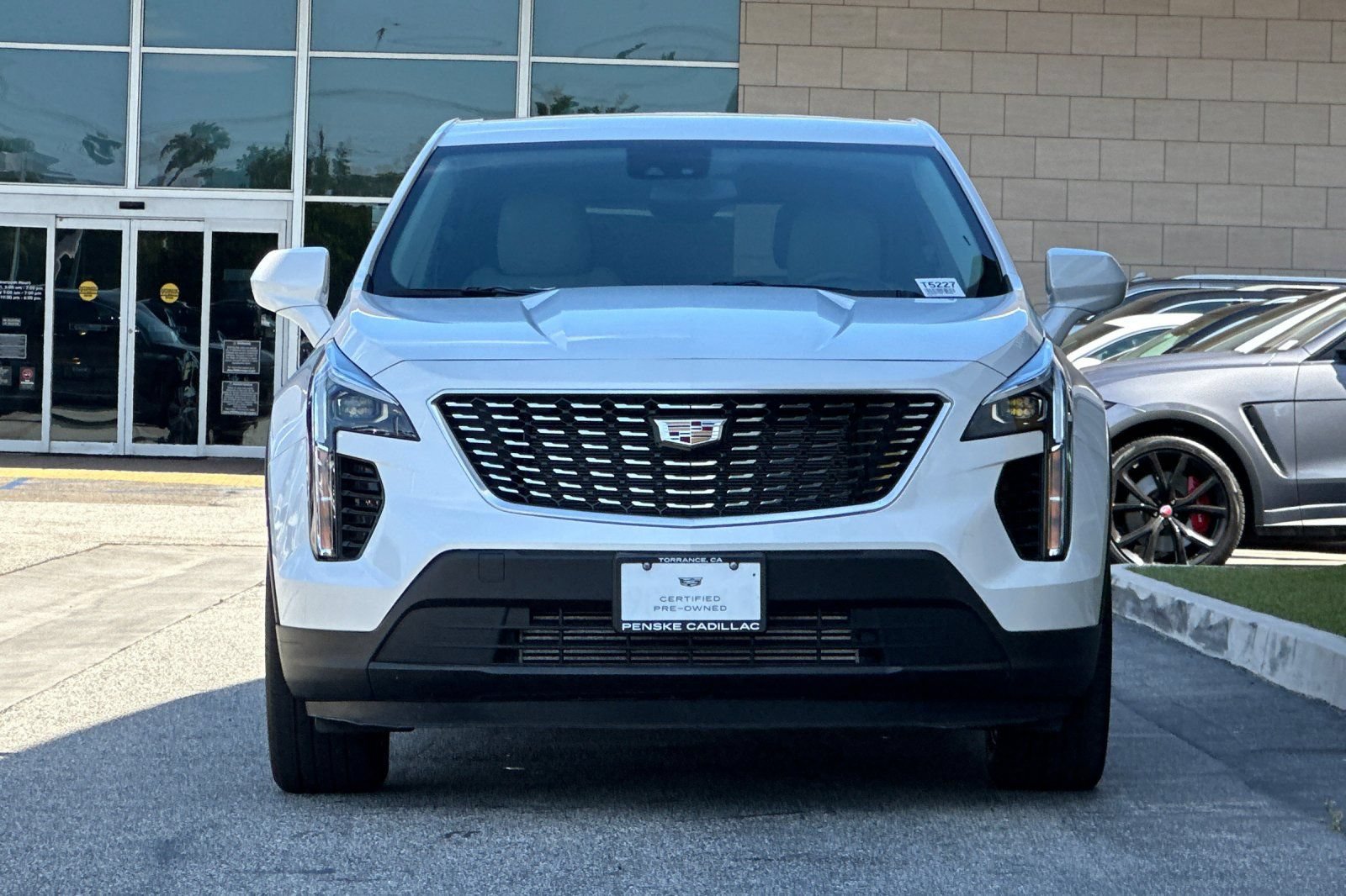 Used 2022 Cadillac XT4 Luxury w/ Cold Weather Package FWD image 9