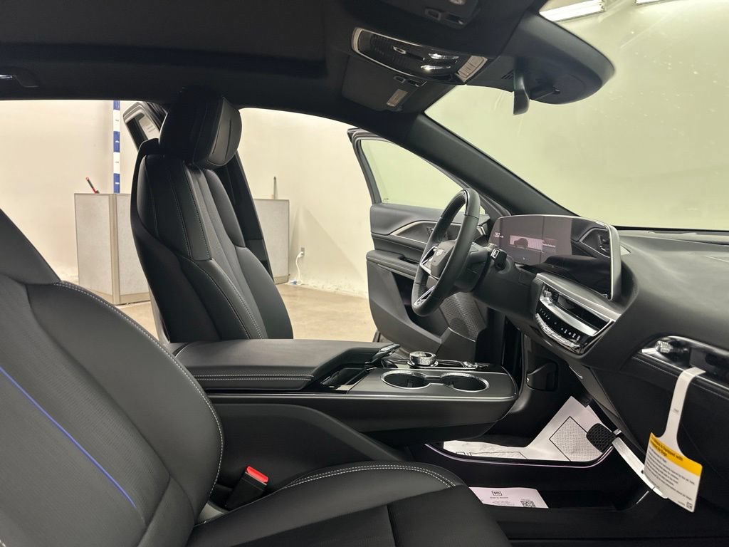 New 2026 Cadillac Lyriq Luxury AWD/4WD image 19
