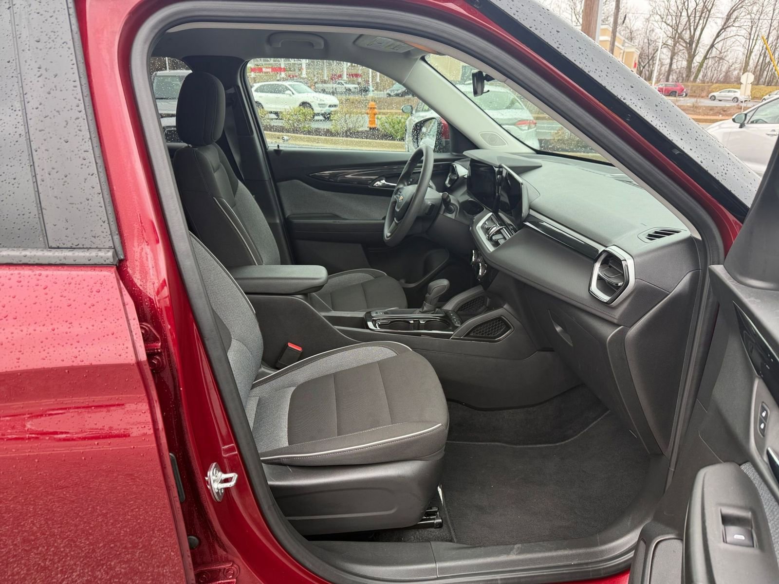 Used 2025 Chevrolet TrailBlazer LT w/ Driver Confidence Package image 37
