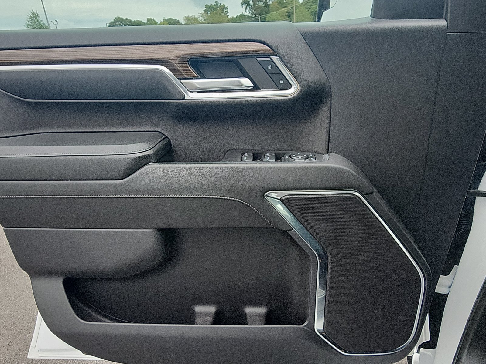 Used 2023 Chevrolet Silverado 1500 LT AWD/4WD image 18