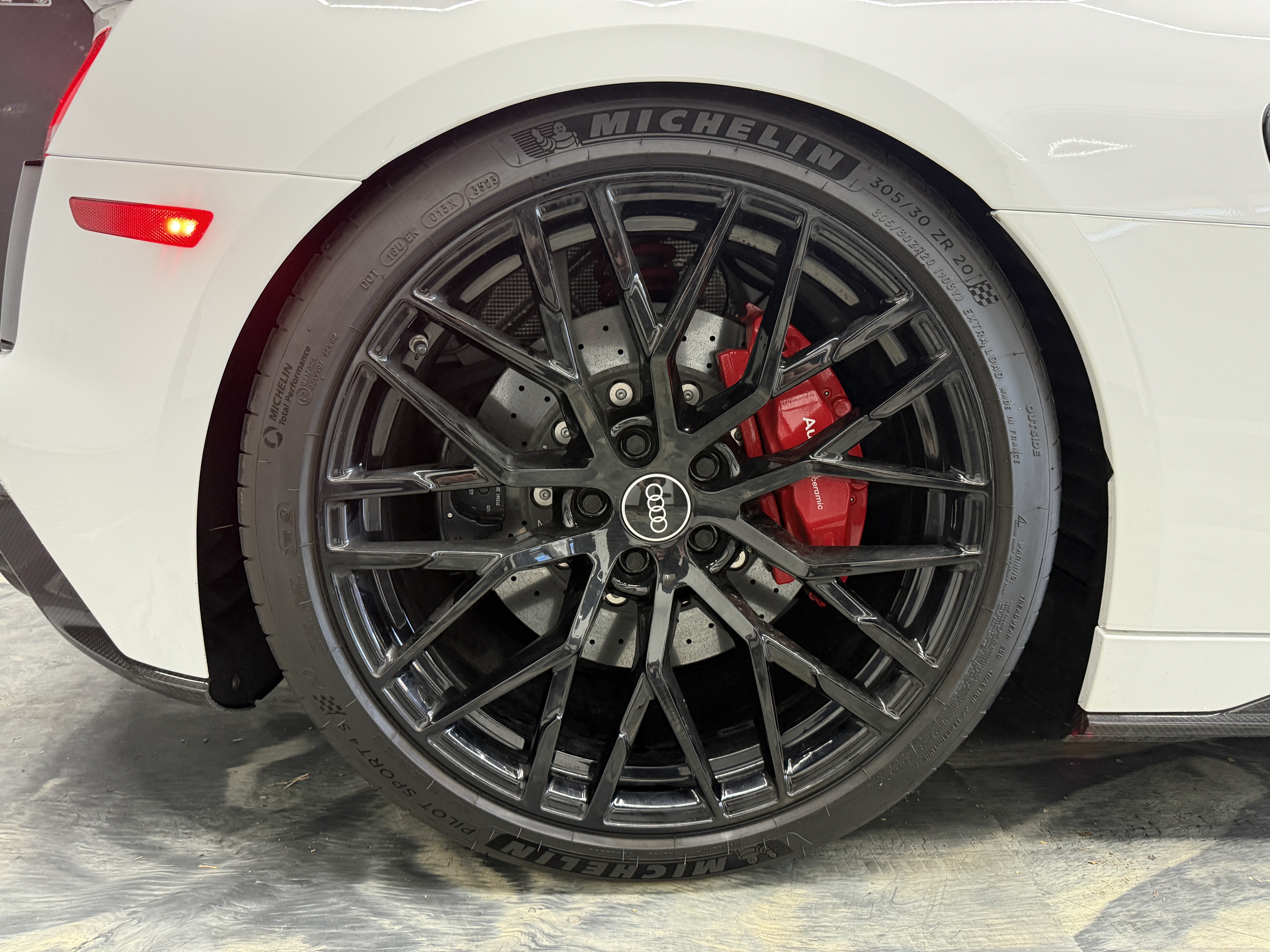 Used 2023 Audi R8 V10 performance AWD/4WD image 32