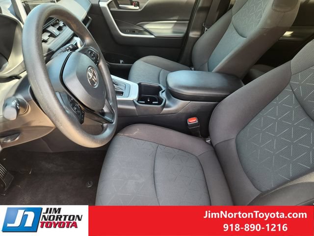 Used 2025 Toyota RAV4 XLE FWD image 13