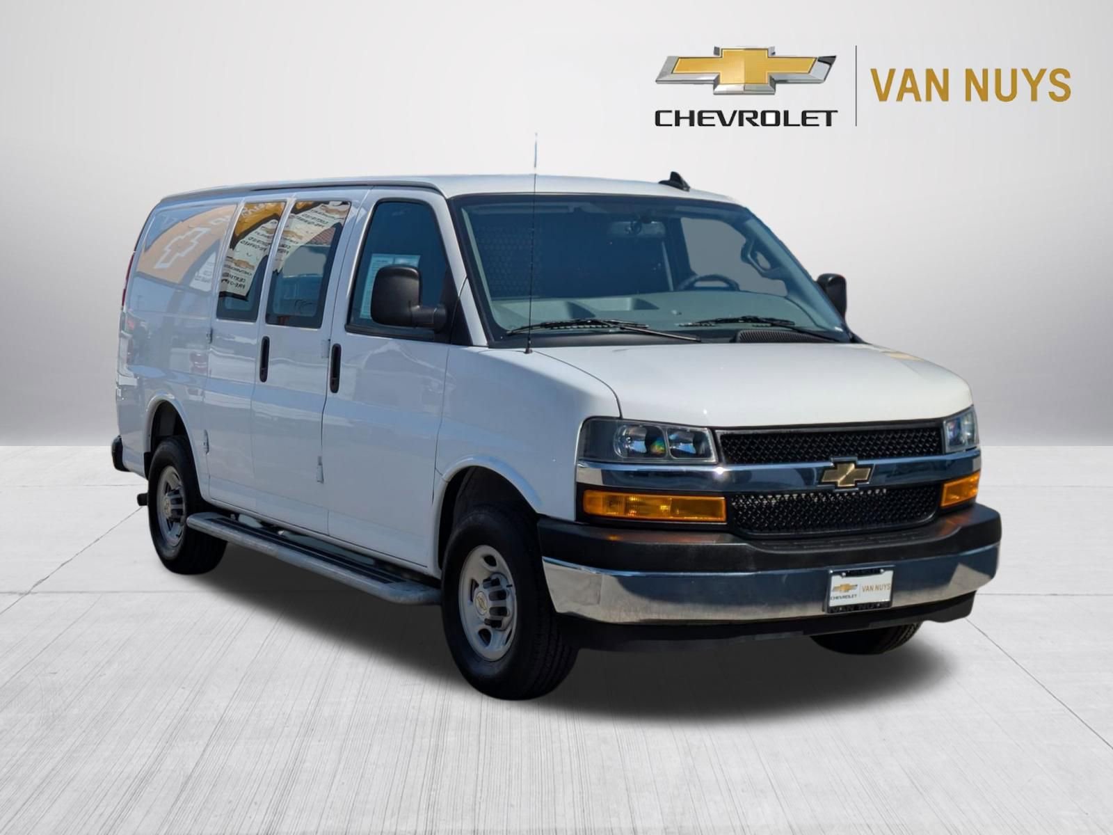 Used 2024 Chevrolet Express 2500 w/ Driver Convenience Package RWD image 3