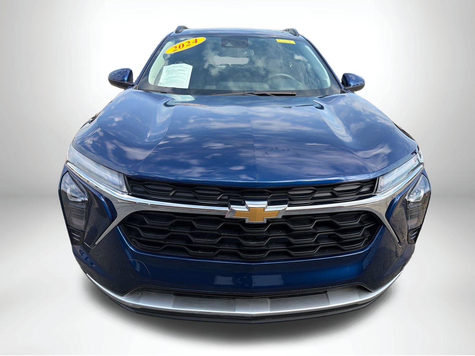 Used 2024 Chevrolet Trax LT w/ LT Convenience Package FWD image 10