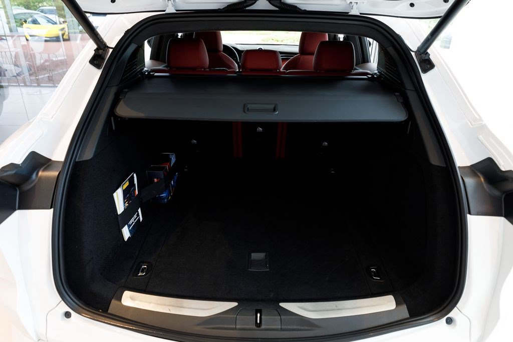 Certified 2023 Maserati Grecale Modena AWD/4WD image 18