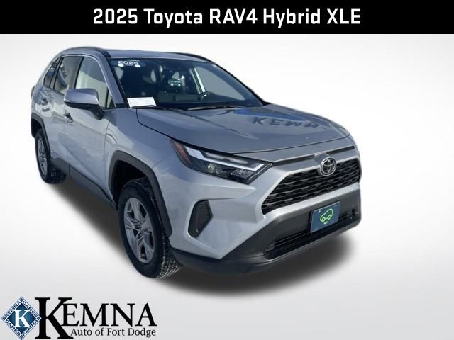 Used 2025 Toyota RAV4 XLE image 8