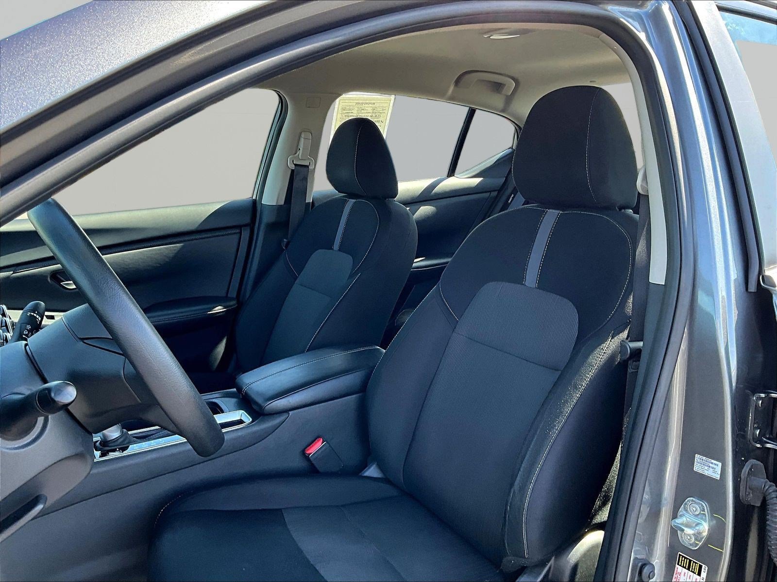 Used 2025 Nissan Sentra SV FWD image 21