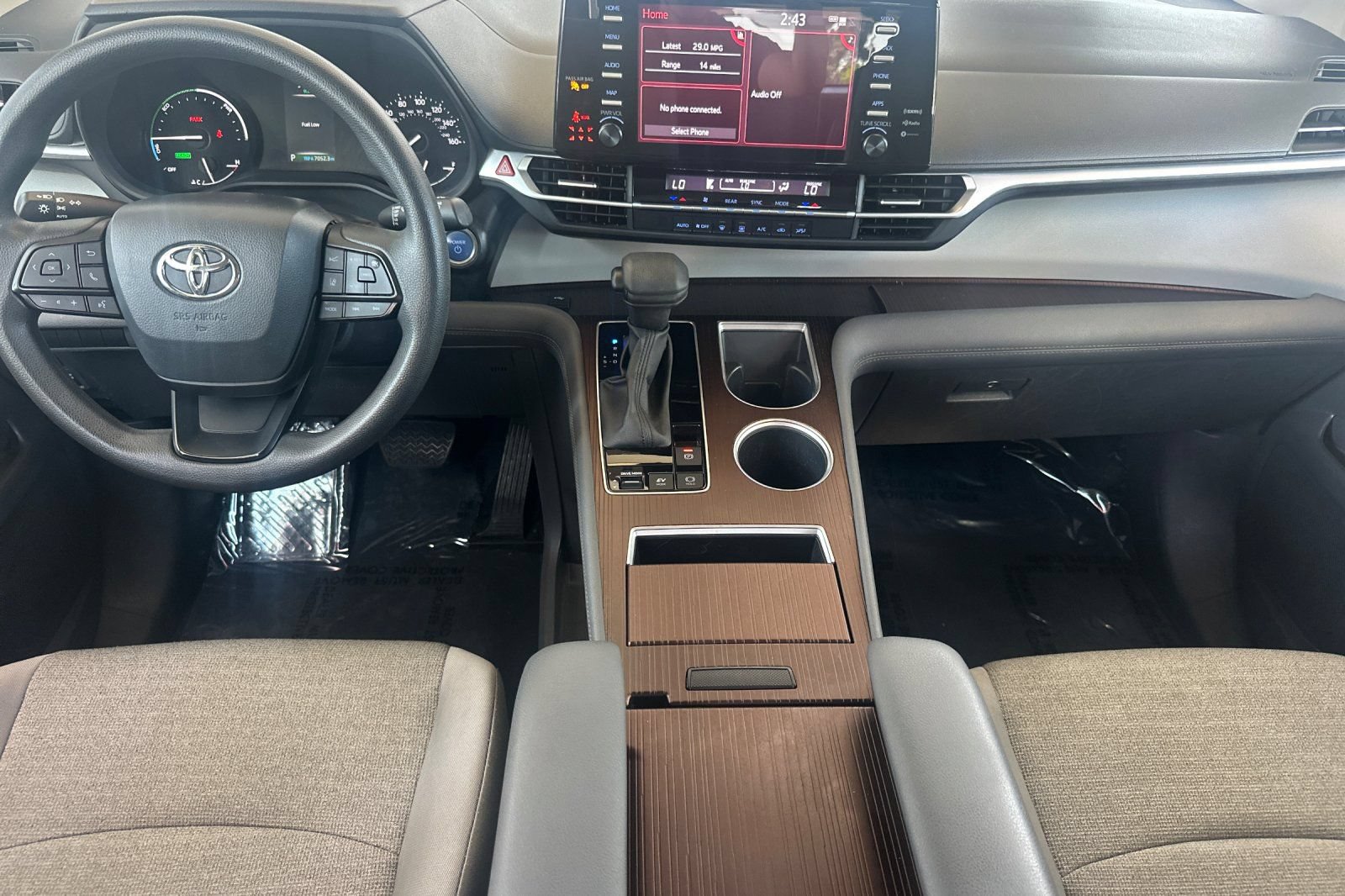 Certified 2024 Toyota Sienna LE AWD/4WD image 17