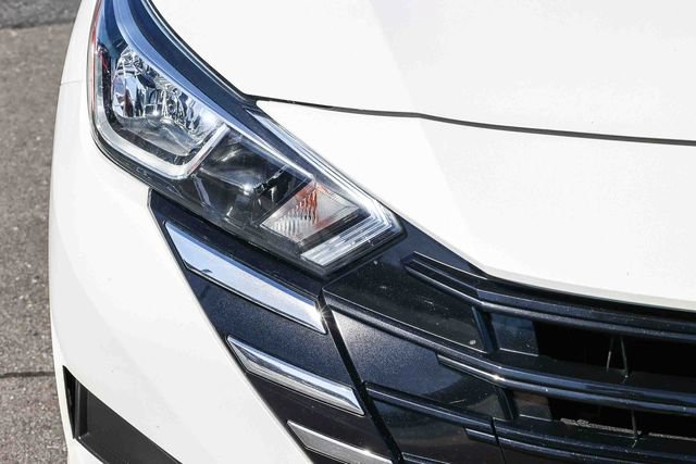 Used 2024 Nissan Versa SV FWD image 10