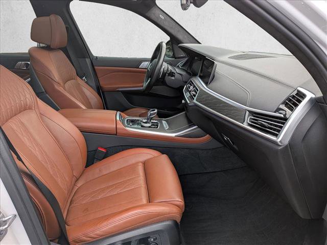 Used 2022 BMW X7 M50i image 22