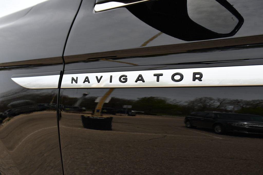 Used 2026 Lincoln Navigator Premiere AWD/4WD image 47