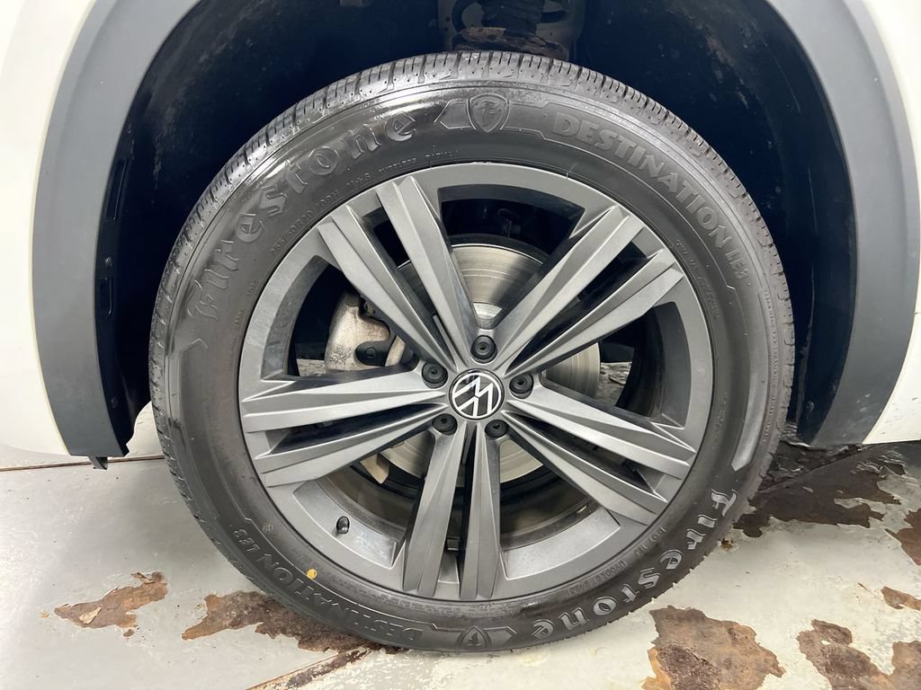 Used 2022 Volkswagen Atlas Cross Sport SEL R-Line AWD/4WD image 27