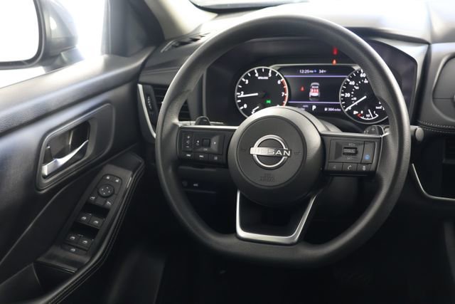 Used 2024 Nissan Rogue SV image 10