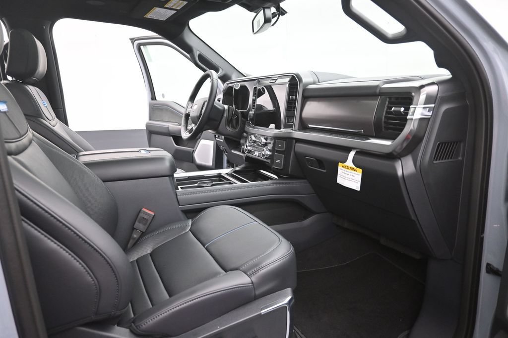 New 2026 Ford F250 Platinum w/ Tremor Off-Road Package AWD/4WD image 24