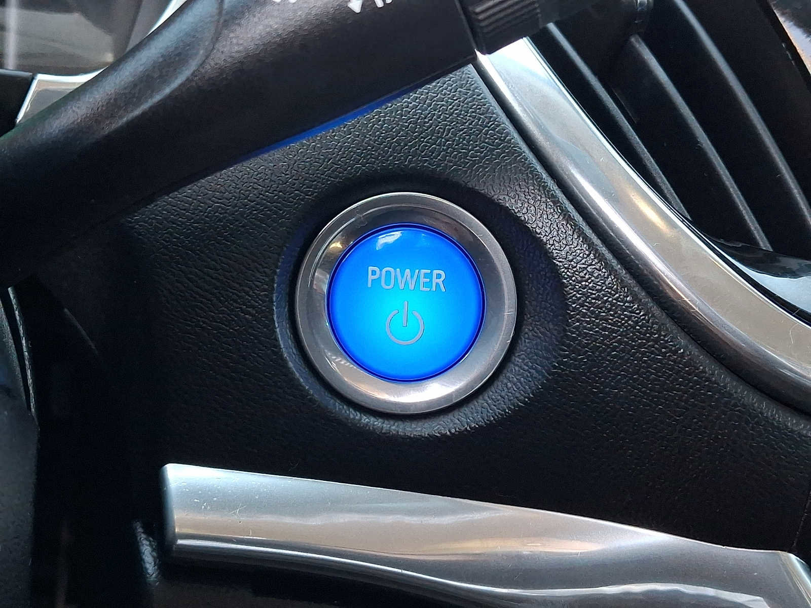 Used 2018 Chevrolet Volt Premier w/ Driver Confidence Package FWD image 24