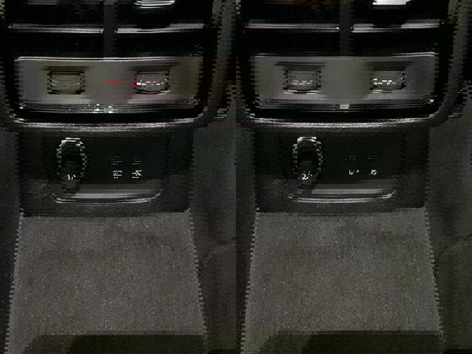 Certified 2025 Audi Q3 2.0T Premium image 33