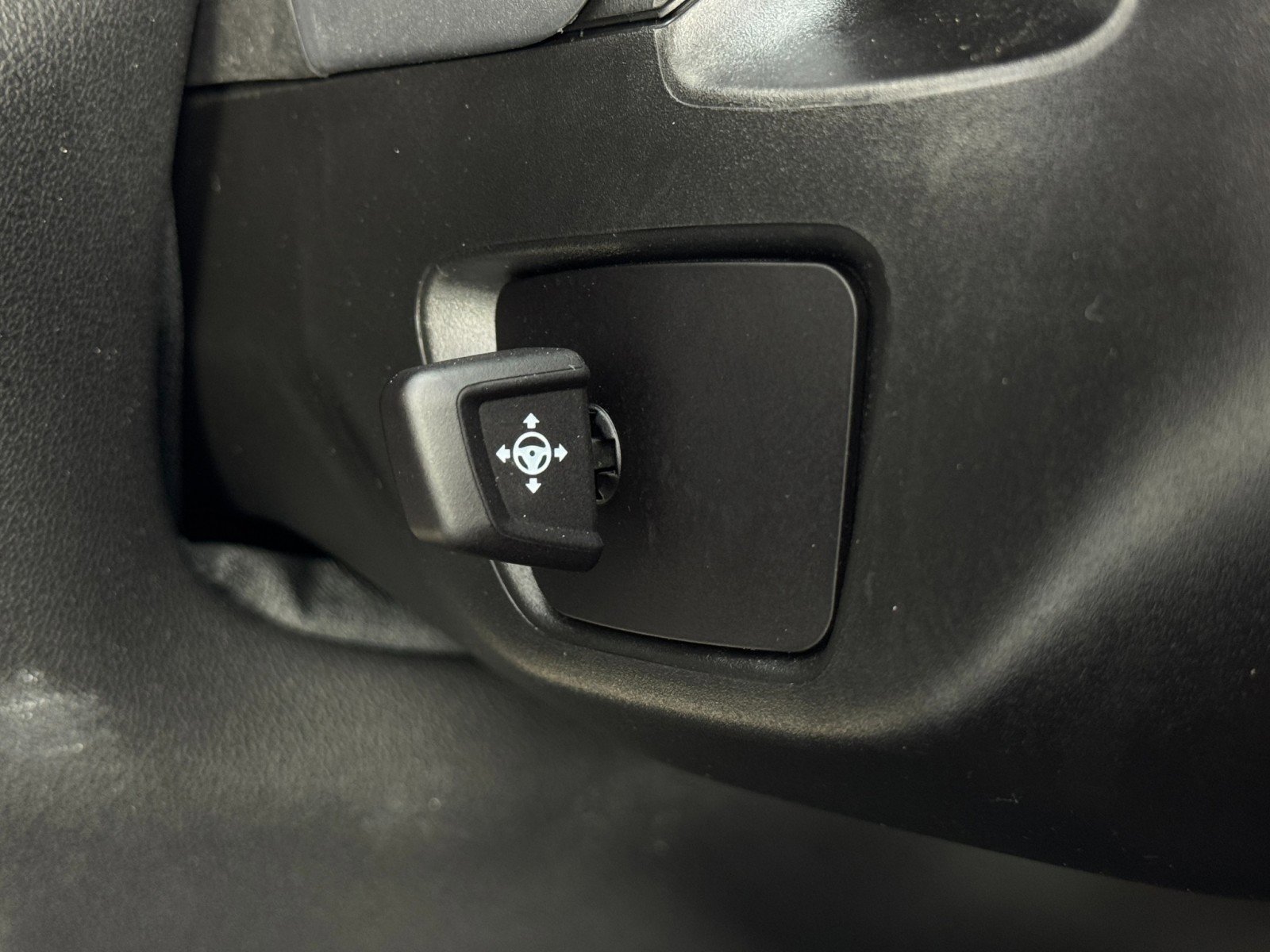 Used 2023 BMW X7 xDrive40i w/ M Sport Package image 20