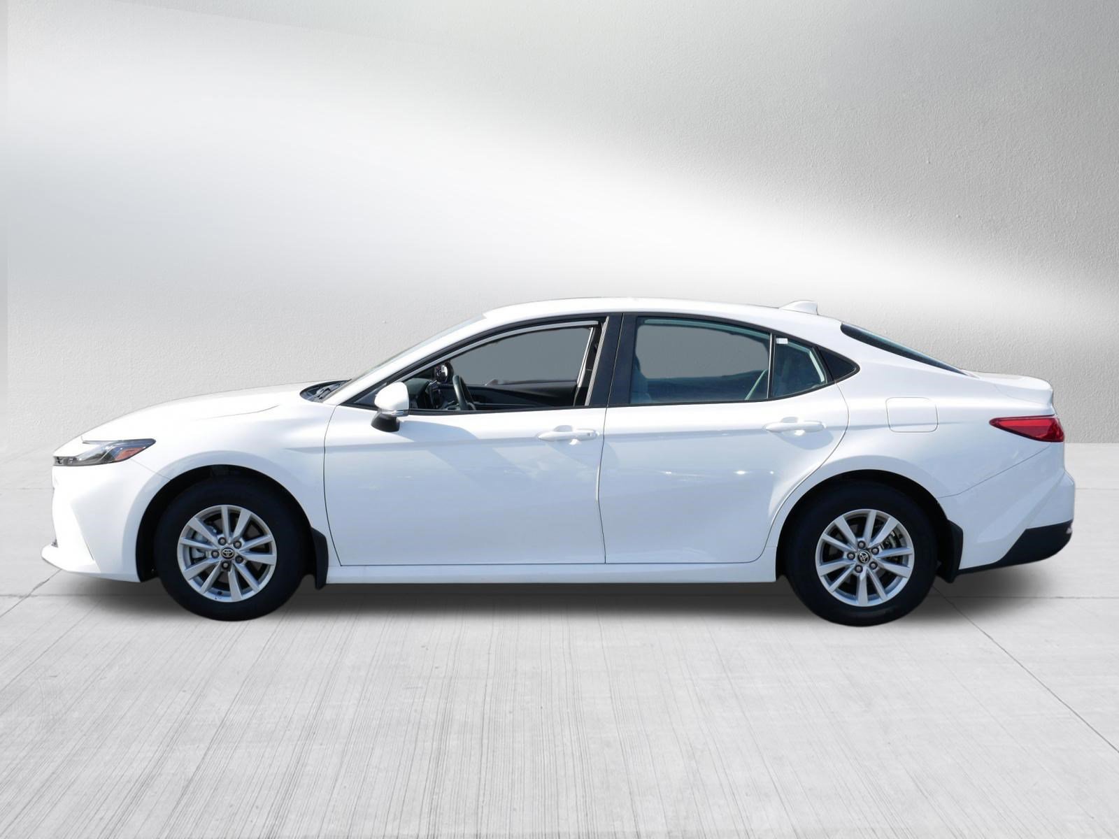 Used 2025 Toyota Camry LE w/ Convenience Package AWD/4WD image 4