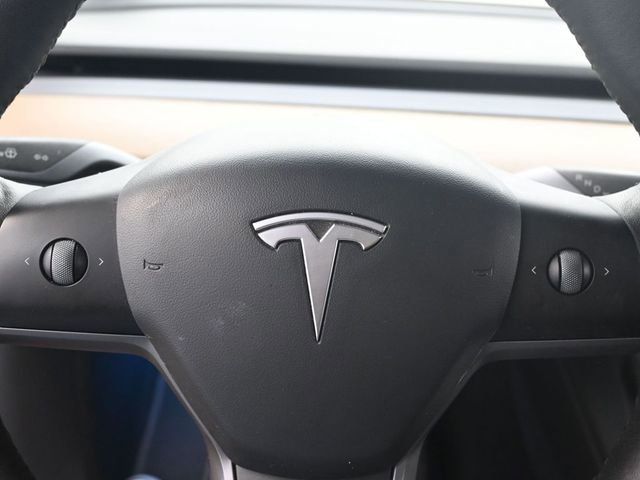 Used 2021 Tesla Model Y Long Range image 9