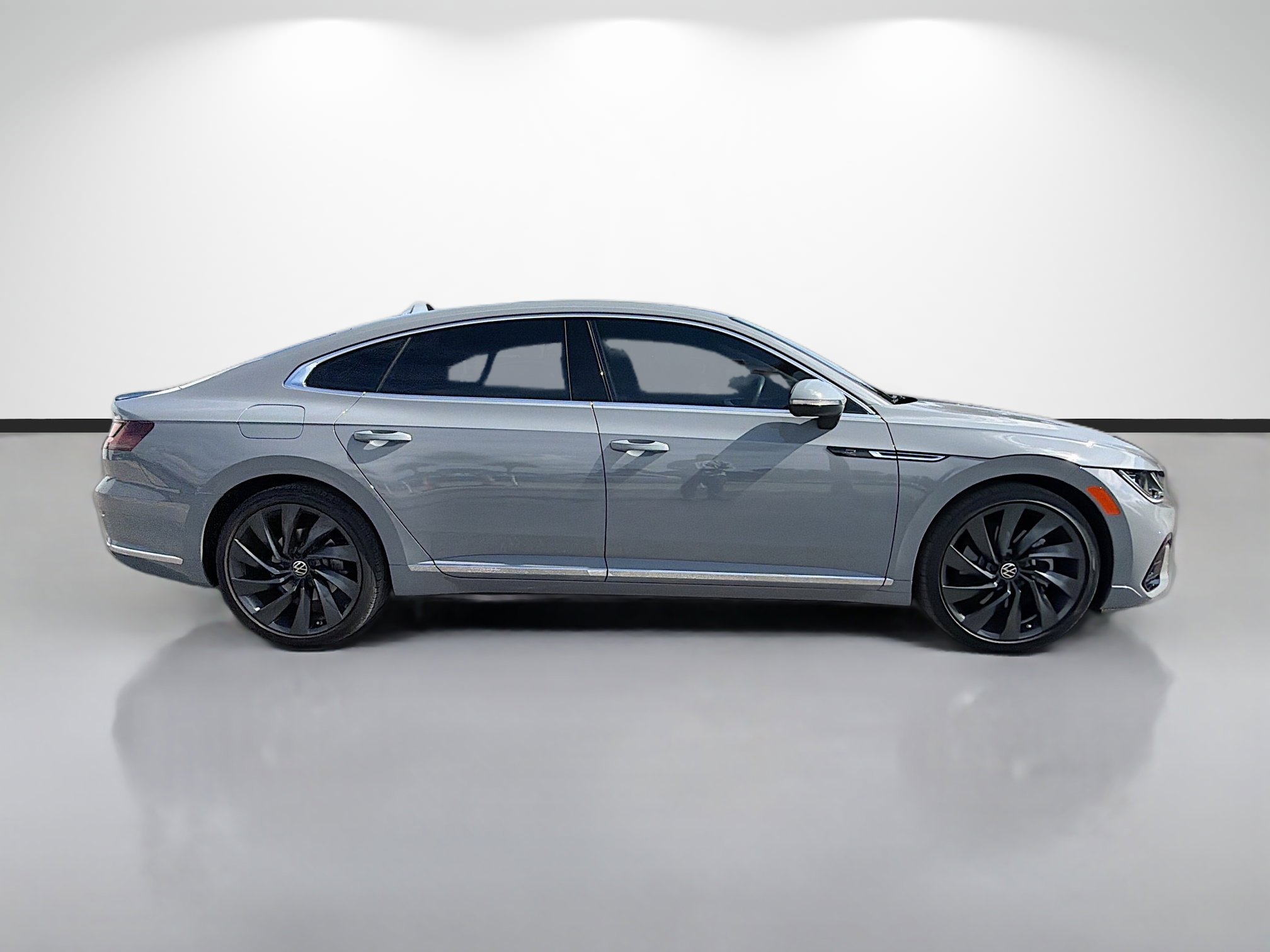Used 2023 Volkswagen Arteon SEL AWD/4WD image 2