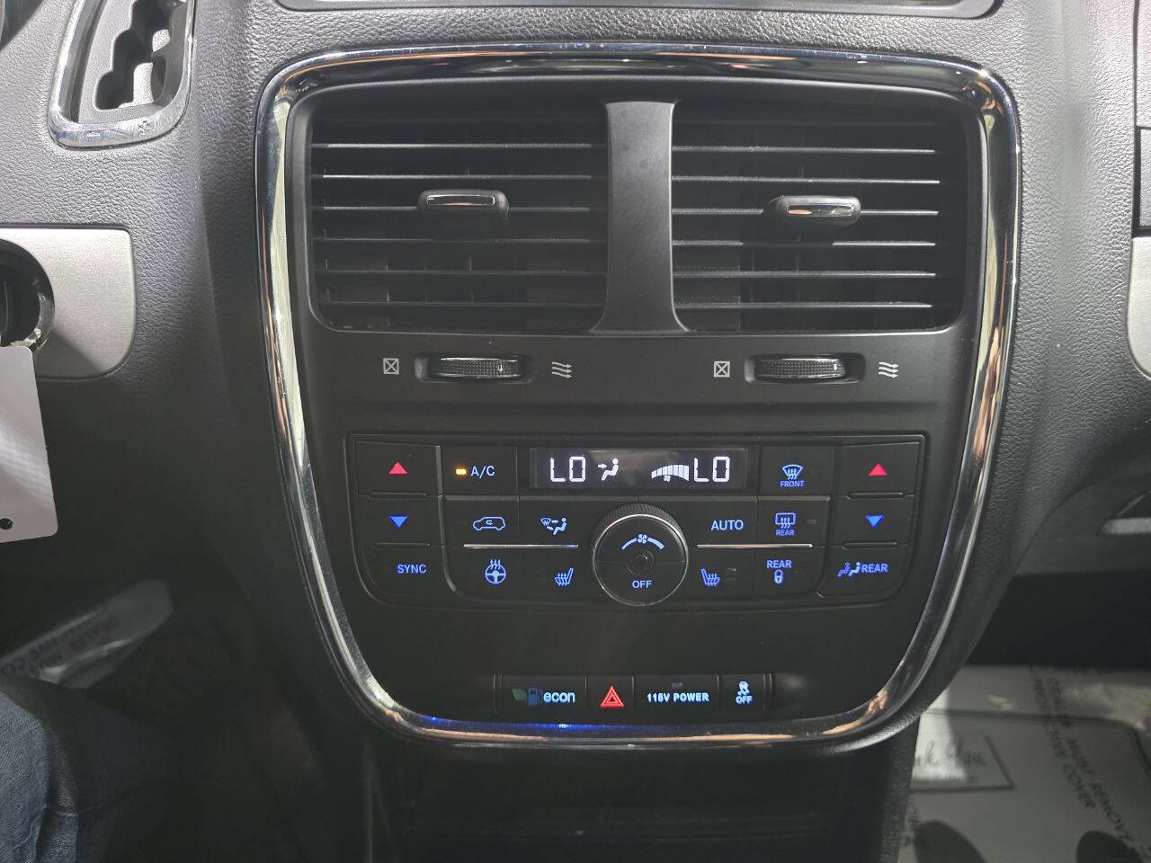 Used 2018 Dodge Grand Caravan GT FWD image 37