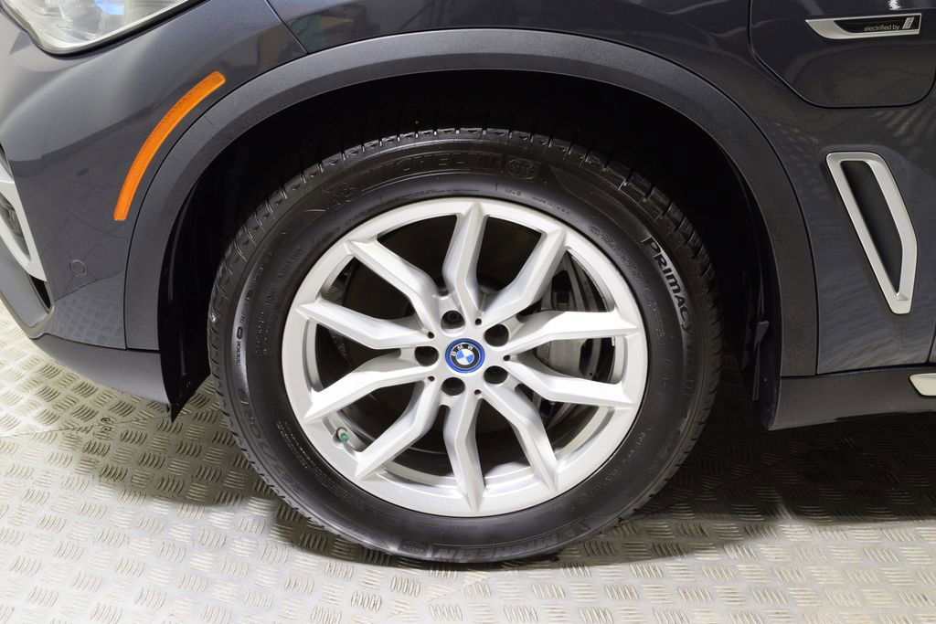 Used 2022 BMW X5 xDrive45e w/ Executive Package image 37