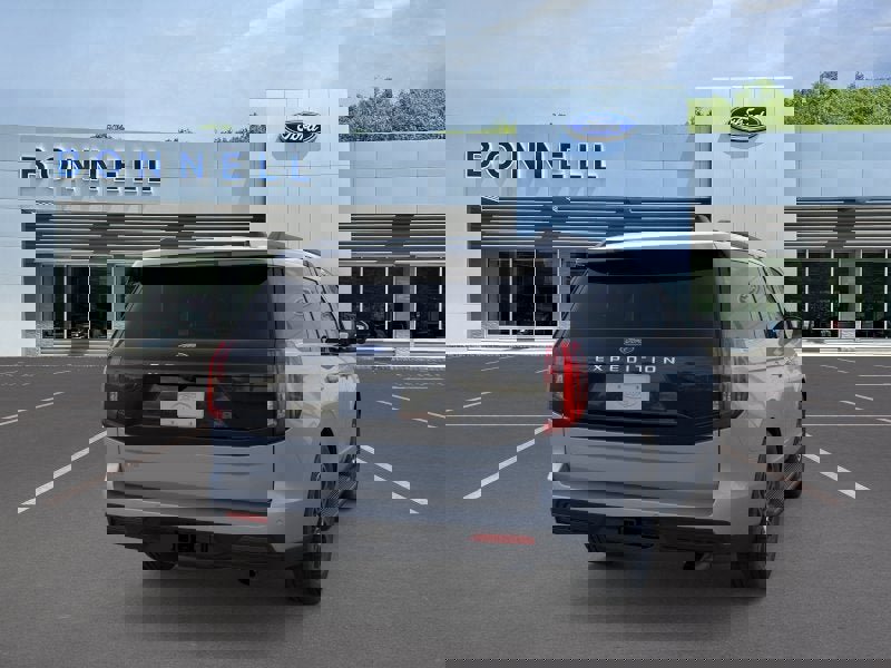 New 2026 Ford Expedition Active image 8