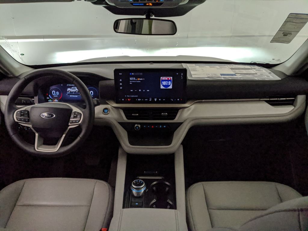 New 2025 Ford Explorer Active w/ Active Comfort Package image 13