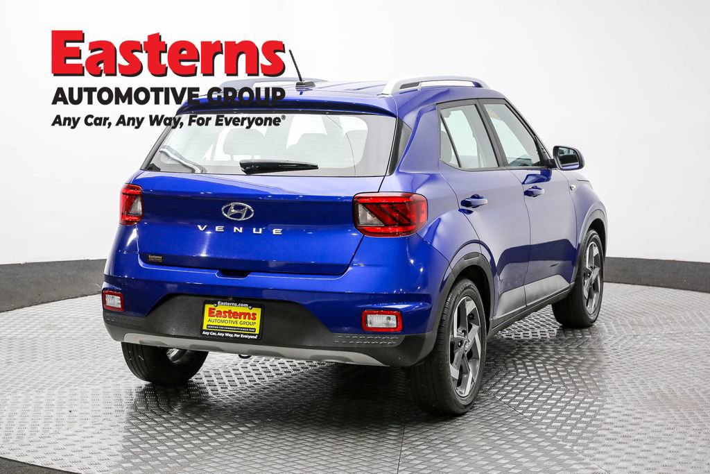 Used 2023 Hyundai Venue SEL image 5