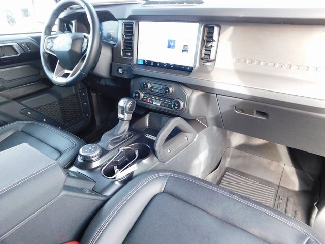 Used 2025 Ford Bronco Badlands image 16