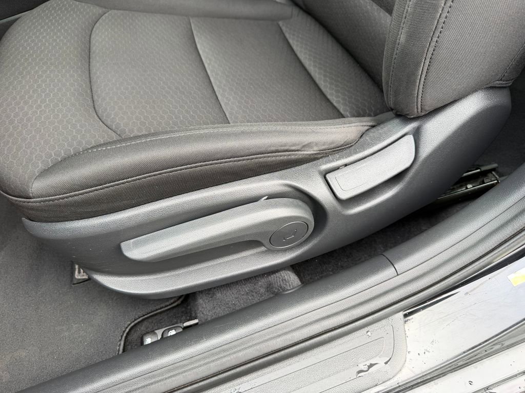 Used 2020 Hyundai Elantra SE w/ Cargo Package (C1) image 28